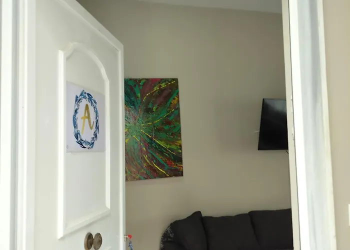 Апартаменты Stylish Modern Flat In Pyrgos Near Olympia Пиргос